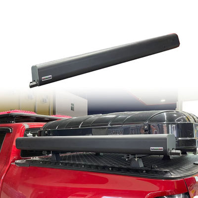 การอาบน้ํากลางแจ้งที่สะดวกสบาย ด้วยถังน้ําหลังคารถยนต์ 4x4 ที่กําหนดเอง