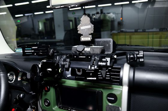 แผนการสลับรถไร้สายและ 4x4 FJ Center Console Bแร็คet Phone Holder แบบยืดหยุ่นสําหรับโตโยต้า