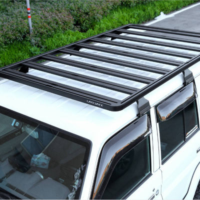 รากกระเป๋าเดินทางหลังคาสีดําสําหรับ Land Cruiser LC76