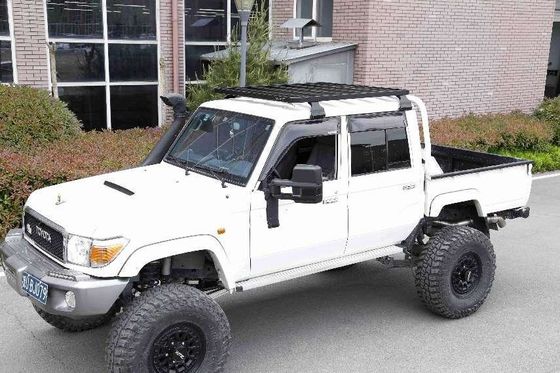 LC79 SUV แอลูมิเนียมสลัด รากหลังคาสีดําสําหรับอะไหล่รถยนต์สูง