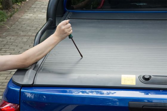 การติดตั้งแบบไม่ยุ่งยาก ป้องกันน้ํา Tonneau ปิดบัง สําหรับ Nissan Navara NP300 Pickup