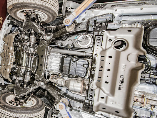 หน้าที่ป้องกัน เครื่องยนต์ ป้องกันสกิดเพลต ภายใต้ปก ป้องกันสกิดเพลตสําหรับ Toyota Prado