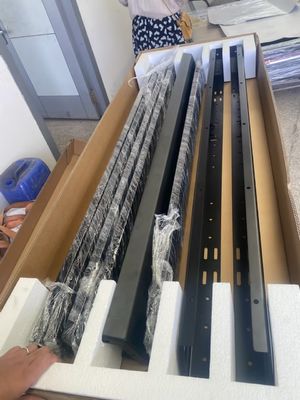 ปรับปรุงความสามารถ Off-ถนน ของ LC200 ด้วยชุด แร็ค หลังคา Slimline II ที่กําหนดเอง