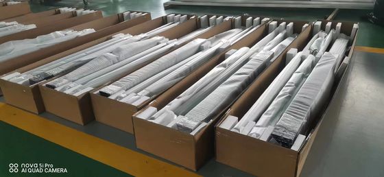 ปรับปรุงความสามารถ Off-ถนน ของ LC200 ด้วยชุด แร็ค หลังคา Slimline II ที่กําหนดเอง