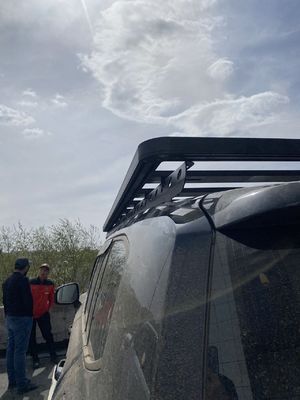 LC300 150*142*5 แร็คหลังคาเรียบ อัลลูมิเนียมสลัด อุปกรณ์เสริมภายนอกสําหรับรถยนต์ 4X4