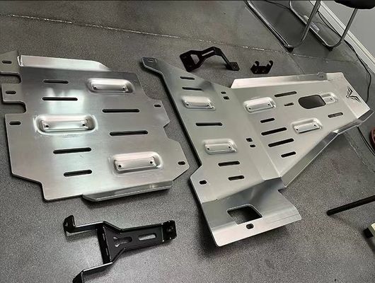 1810 * 870 * 8mm ปิดถนน อลูมิเนียมสกัดใต้เครื่องยนต์ ปิดบัง Mud Flap Guard Skid Plate สําหรับ JEEP Wrangler JL JK