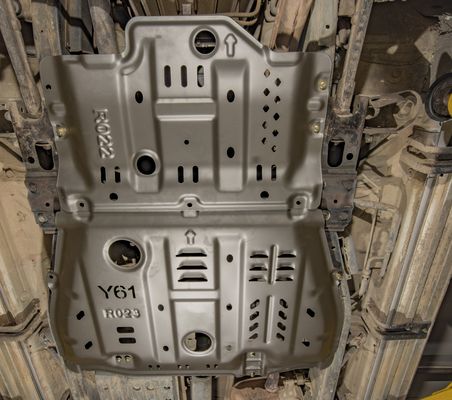 แผ่นสกิ๊ดสําหรับรถยนต์ Nissan Patrol GR V Pickup Y61