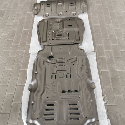 Mercedes-Benz G500 4x4 อุปกรณ์เสริมรถยนต์ แผ่นสกิด แชสซี่ ป้องกันสีดํา