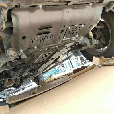 พล็อตด้านล่างของเครื่องยนต์ Toyota Tundra ด้วยวัสดุเหล็กม้วนเย็นและการออกแบบที่ทนทาน