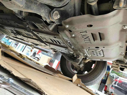 การป้องกันภายใต้ร่างกายสําหรับ Toyota Tundra และ Sequoia 2009- 4X4
