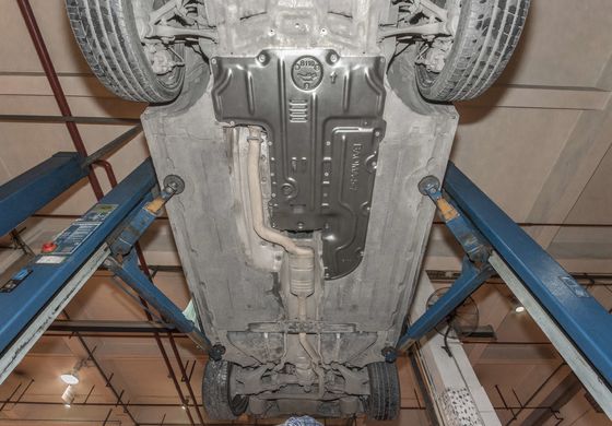 BMW ซีรี่ย์ 5 ซีรี่ย์ 7 แผ่นสกิดสําหรับกรอบการถ่ายทอดเรเดียเตอร์ป้องกันเครื่องยนต์ 10-16