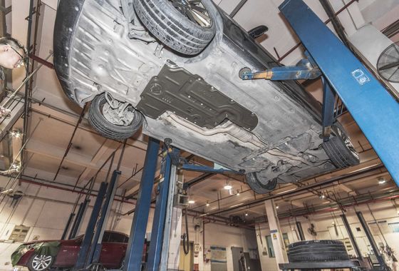 BMW ซีรี่ย์ 5 ซีรี่ย์ 7 แผ่นสกิดสําหรับกรอบการถ่ายทอดเรเดียเตอร์ป้องกันเครื่องยนต์ 10-16