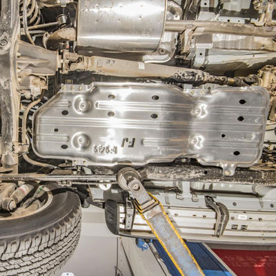 แผ่นสกิดสลอยอลูมิเนียม แอลูมิเนียม ปรับปรุงเพื่อป้องกันภายนอกรถยนต์ 4x4