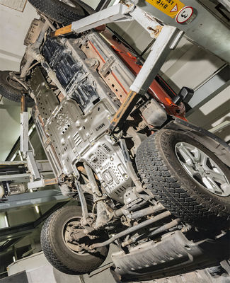 JEEP Wrangler Skid Plate ป้องกันส่วนประกอบภายใต้ร่างกายด้วย Magnalium Chassis Guard