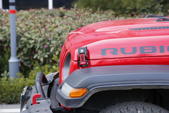 การจับหมวกแบบกําหนดเองสําหรับ Jeep Wrangler JK JL น้ําหนักสุทธิ 0.35 กิโลกรัม/pc กระบวนการ CNC เครื่อง