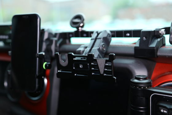Jeep Wrangler โทรศัพท์ GoPro CB ไมโครโฟนและกล้อง DSLR มีการออกแบบทางกณิตศาสตร์