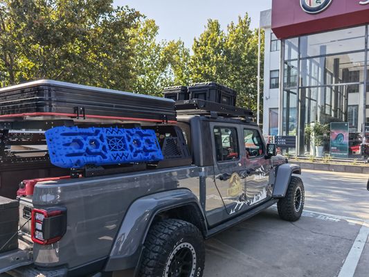 ความจุ 400 กิโลกรัม ยืดหยุ่น Jeep หลังคา แร็ค Bar กับบันไดและรถยนต์ขนของ