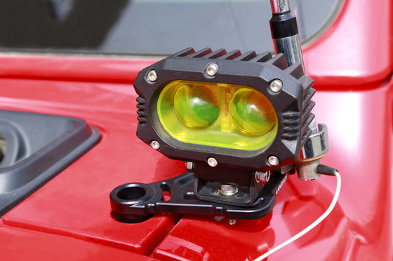 สายพัดลมอัลลูมิเนียม A-Pillar Light Mount Bแร็คet สําหรับเครื่องสํารองจีป